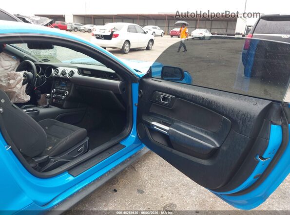 1FA6P8TH4H5209624 2017 FORD MUSTANG Blue წინა სალონის ხედი