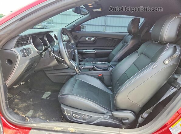 1FA6P8TH4J5120819 2018 FORD MUSTANG Burgundy Front interior view