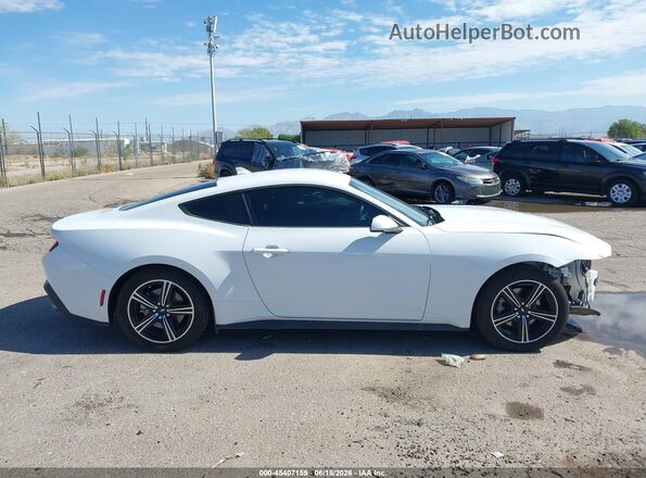 1FA6P8TH4S5116920 2025 FORD MUSTANG White Widok wnętrza 360 stopni