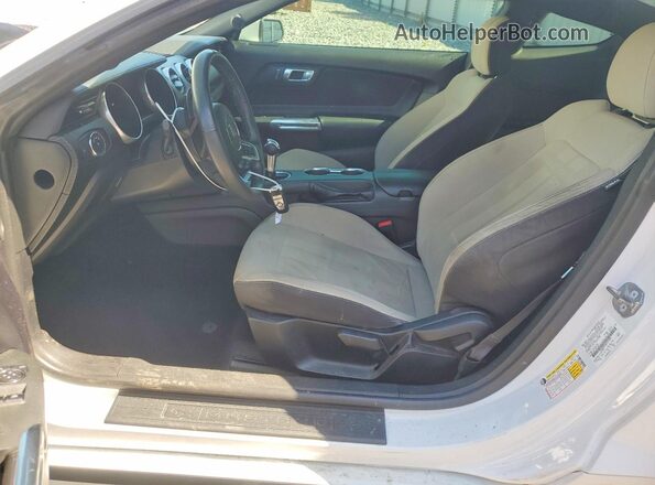 1FA6P8TH6K5114795 2019 FORD MUSTANG White Vista interior delantera