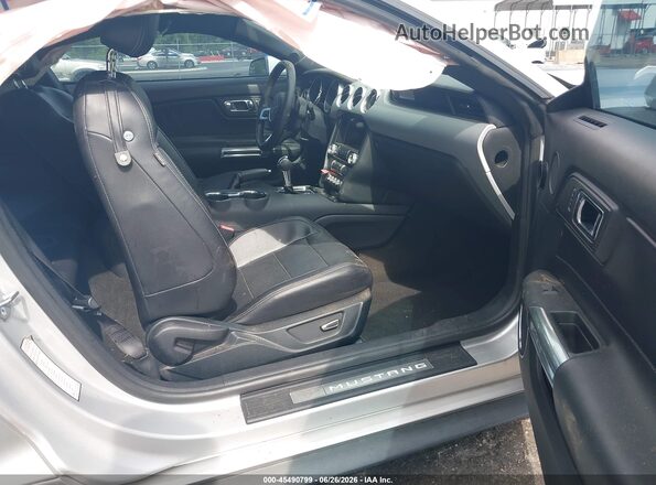 1FA6P8THXH5205545 2017 FORD MUSTANG Silver Vista interior delantera