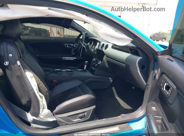 1FA6P8THXN5109331 2022 FORD MUSTANG Light Blue Вид салона спереди