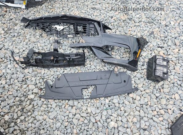 1FA6P8THXT5109312 2026 FORD MUSTANG Черный Вид подкапотного пространства