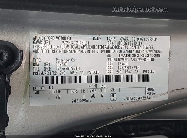 1FADP3E21GL249088 2016 FORD FOCUS Silver Vista del compartimento del motor