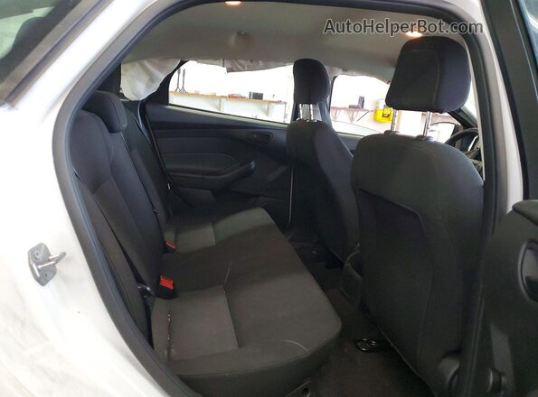 1FADP3E23JL224510 2018 FORD FOCUS Белый 