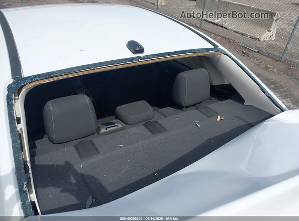 1FADP3E24GL356572 2016 FORD FOCUS White Դիմացի տեսք