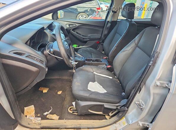 1FADP3E25HL282080 2017 FORD FOCUS Silver წინა სალონის ხედი