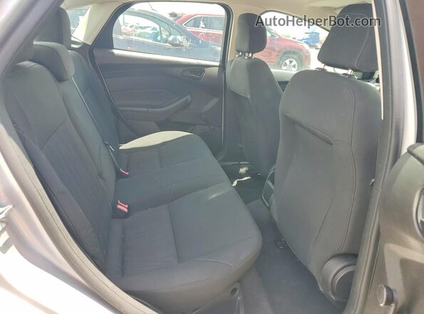 1FADP3E26GL385779 2016 FORD FOCUS Silver Vista de los asientos traseros