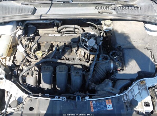 1FADP3E26HL214967 2017 FORD FOCUS Белый Вид сзади
