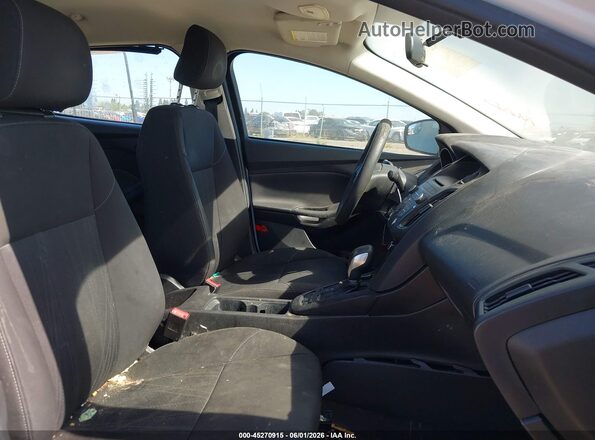 1FADP3E26HL214967 2017 FORD FOCUS Белый Вид салона спереди