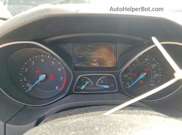 1FADP3E27HL325558 2017 FORD FOCUS Gray Սարքավորումների վահանակի տեսք