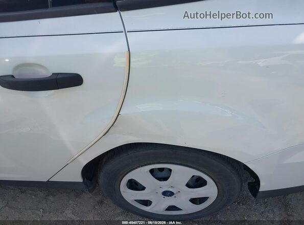 1FADP3E27JL240578 2018 FORD FOCUS White Вид спереду