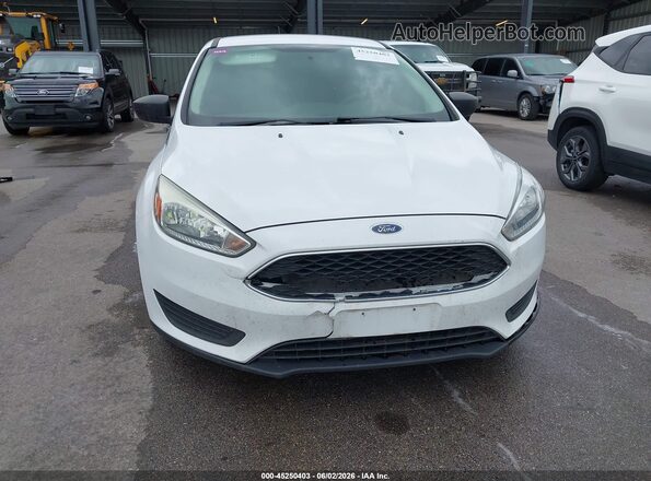 1FADP3E28GL392359 2016 FORD FOCUS White Widok z przodu