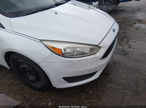 1FADP3E2XHL205110 2017 FORD FOCUS White Widok wnętrza z tyłu