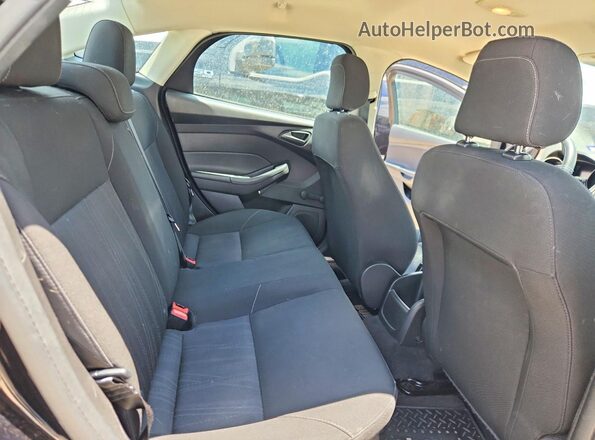 1FADP3E2XJL277477 2018 FORD FOCUS Black Rear seats view