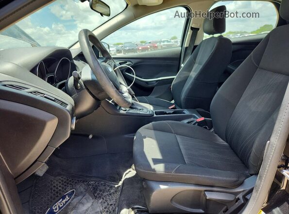 1FADP3E2XJL277477 2018 FORD FOCUS Black Front interior view