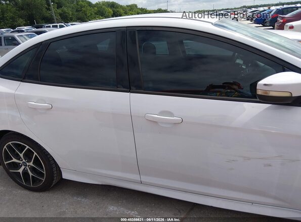 1FADP3F20GL288155 2016 FORD FOCUS White Rear interior view