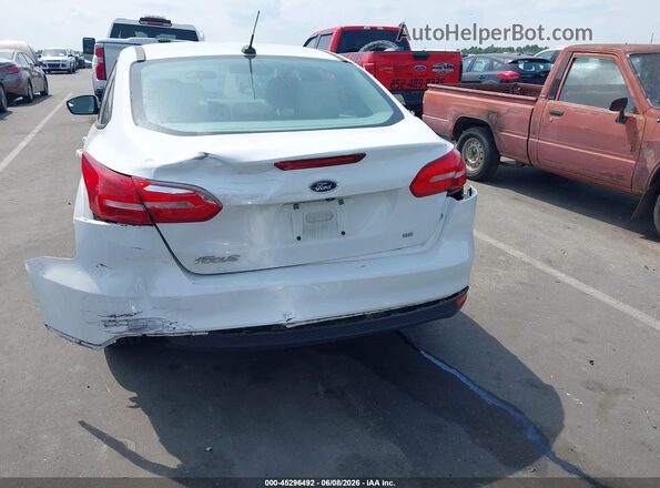 1FADP3F20JL262565 2018 FORD FOCUS White Widok z przodu
