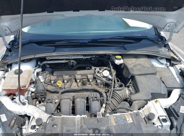 1FADP3F20JL262565 2018 FORD FOCUS White Widok z tyłu