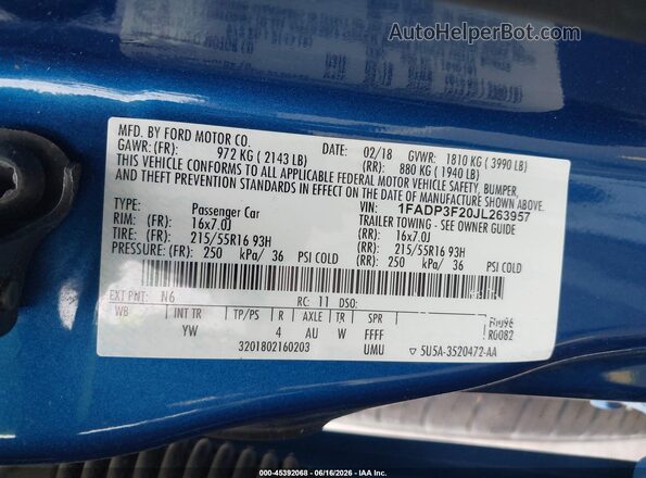 1FADP3F20JL263957 2018 FORD FOCUS Blue Widok komory silnika