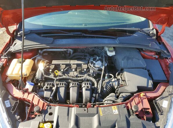 1FADP3F20JL319055 2018 FORD FOCUS Red Вид задньої частини салону
