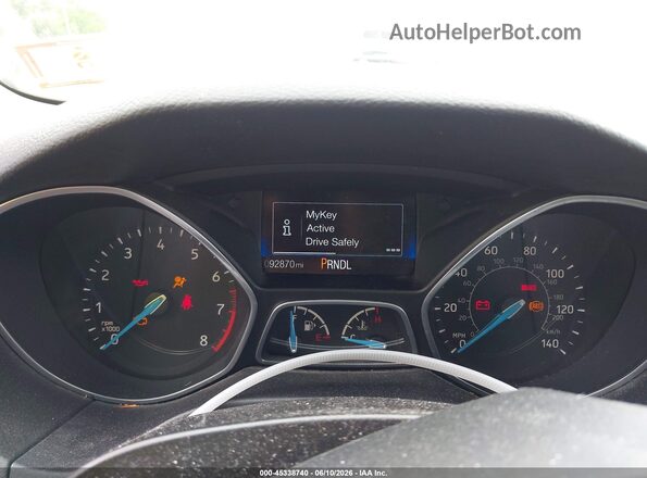 1FADP3F21GL304007 2016 FORD FOCUS Красный Вид задних сидений
