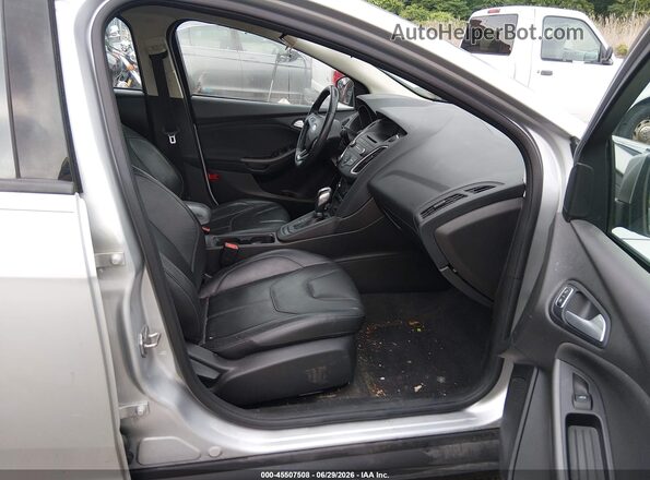 1FADP3F21GL374820 2016 FORD FOCUS Silver Widok wnętrza z przodu