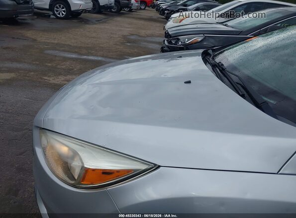 1FADP3F21HL328891 2017 FORD FOCUS Серебряный Вид спереди