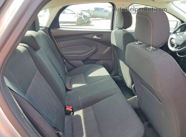 1FADP3F21JL209793 2018 FORD FOCUS Silver Вид задніх сидінь