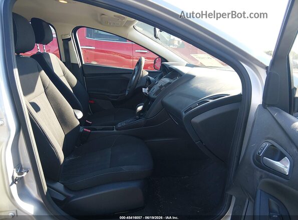1FADP3F21JL210250 2018 FORD FOCUS Silver Սալոնի դիմացի տեսք