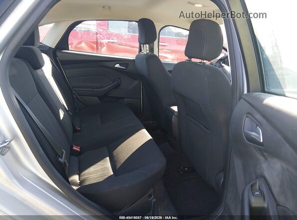1FADP3F21JL210250 2018 FORD FOCUS Silver VIN կոդի պիտակի տեսք