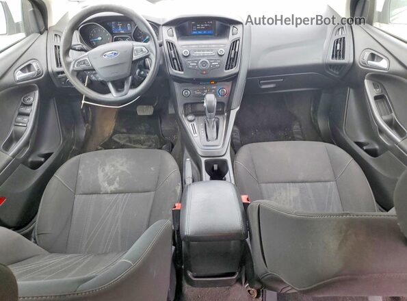 1FADP3F21JL257438 2018 FORD FOCUS Белый Вид панели приборов