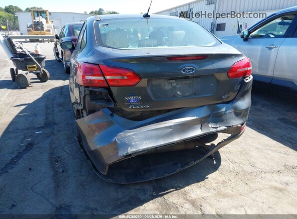 1FADP3F21JL326841 2018 FORD FOCUS Gray Front view