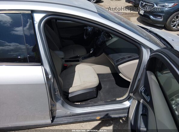 1FADP3F22GL383204 2016 FORD FOCUS Silver Vista interior delantera