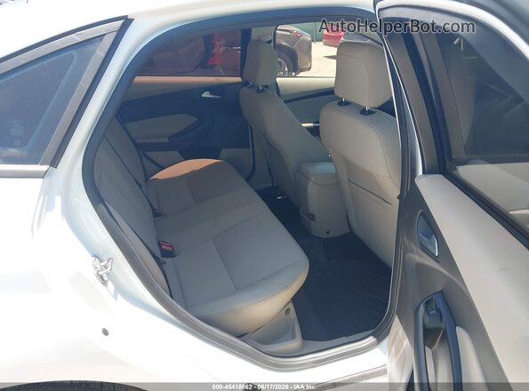 1FADP3F22GL401684 2016 FORD FOCUS White Widok naklejki z numerem VIN