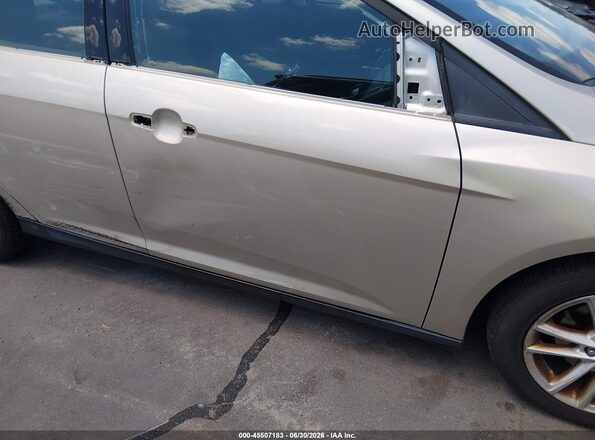 1FADP3F22HL201826 2017 FORD FOCUS Champagne Front view
