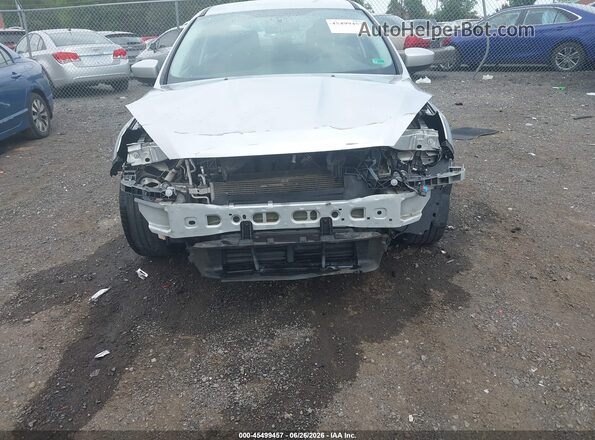 1FADP3F22JL273146 2018 FORD FOCUS Silver წინა ხედი