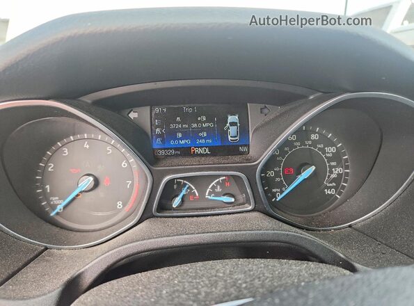 1FADP3F23HL300607 2017 FORD FOCUS Gold Вид щитка приладів