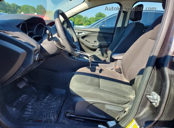 1FADP3F23JL233996 2018 FORD FOCUS Gray Вид салону спереду