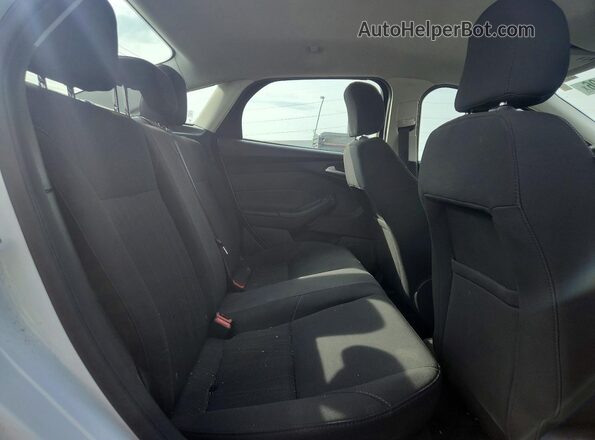 1FADP3F24GL305555 2016 FORD FOCUS White Вид задніх сидінь