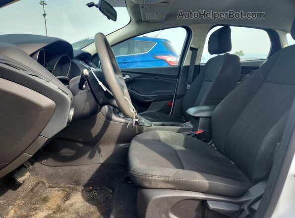 1FADP3F24GL305555 2016 FORD FOCUS White Вид салону спереду