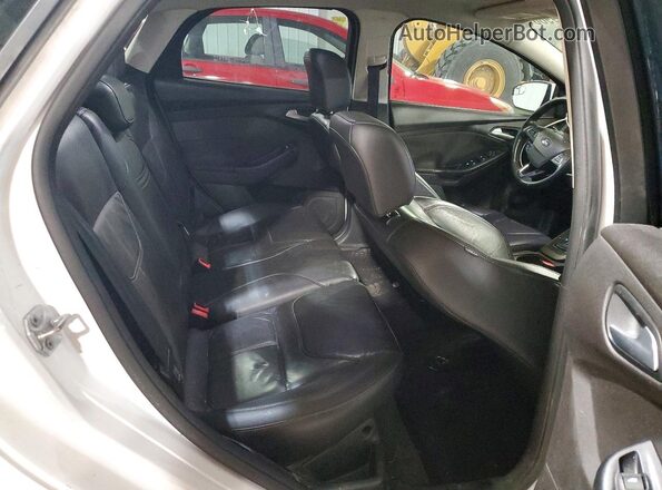 1FADP3F24GL391854 2016 FORD FOCUS White Rear interior view