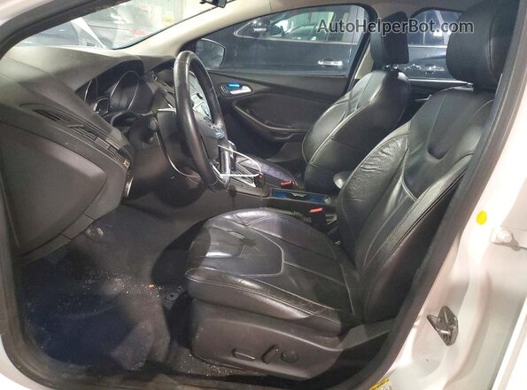 1FADP3F24GL391854 2016 FORD FOCUS White Front interior view