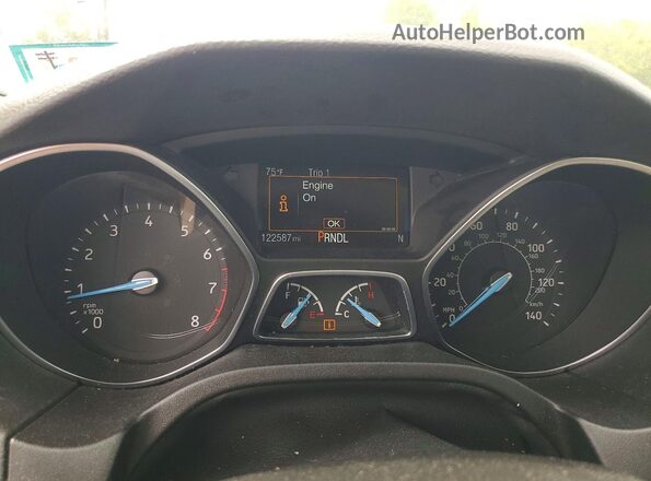 1FADP3F24JL324727 2018 FORD FOCUS Red Vista del cuadro de instrumentos