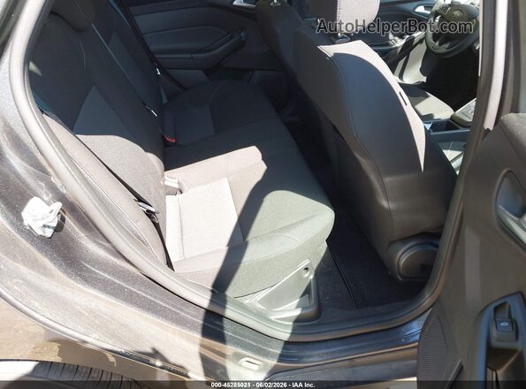 1FADP3F24JL328440 2018 FORD FOCUS Gray 