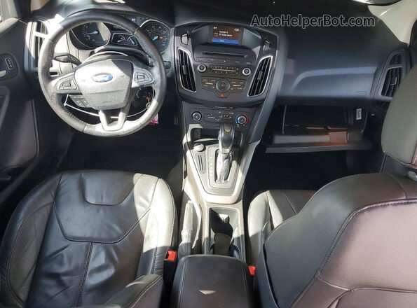 1FADP3F25GL241932 2016 FORD FOCUS Серебряный 