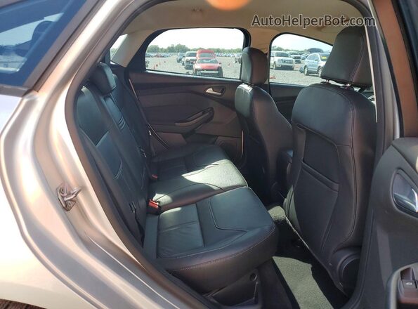 1FADP3F25GL241932 2016 FORD FOCUS Серебряный 