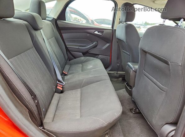 1FADP3F26GL383674 2016 FORD FOCUS Red Հետևի նստատեղերի տեսք