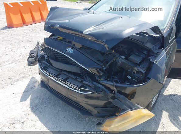 1FADP3F26HL262211 2017 FORD FOCUS Black Widok z przodu