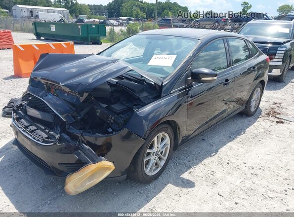 1FADP3F26HL262211 2017 FORD FOCUS Black Przód lewy